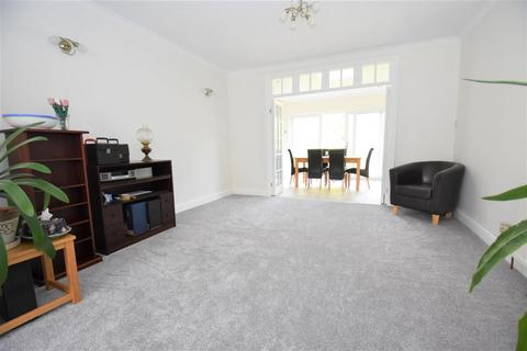 Casa Noroc Canewdon Road, Rochford, SS4 3JJ
