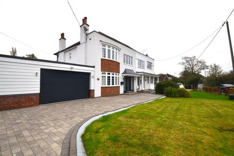 Casa Noroc Canewdon Road, Rochford, SS4 3JJ