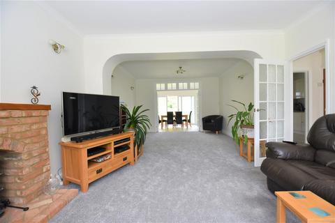 Casa Noroc Canewdon Road, Rochford, SS4 3JJ