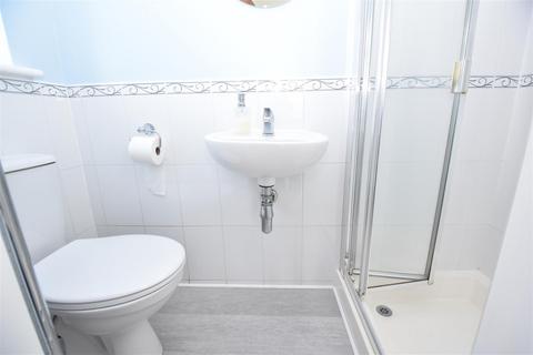 Casa Noroc Canewdon Road, Rochford, SS4 3JJ