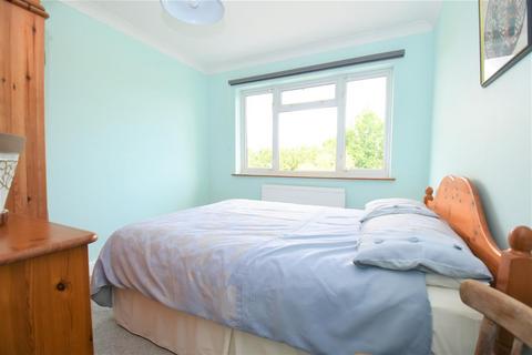 Casa Noroc Canewdon Road, Rochford, SS4 3JJ