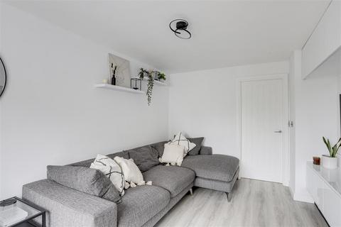 2 bedroom end of terrace house for sale, Herons Court, West Bridgford NG2