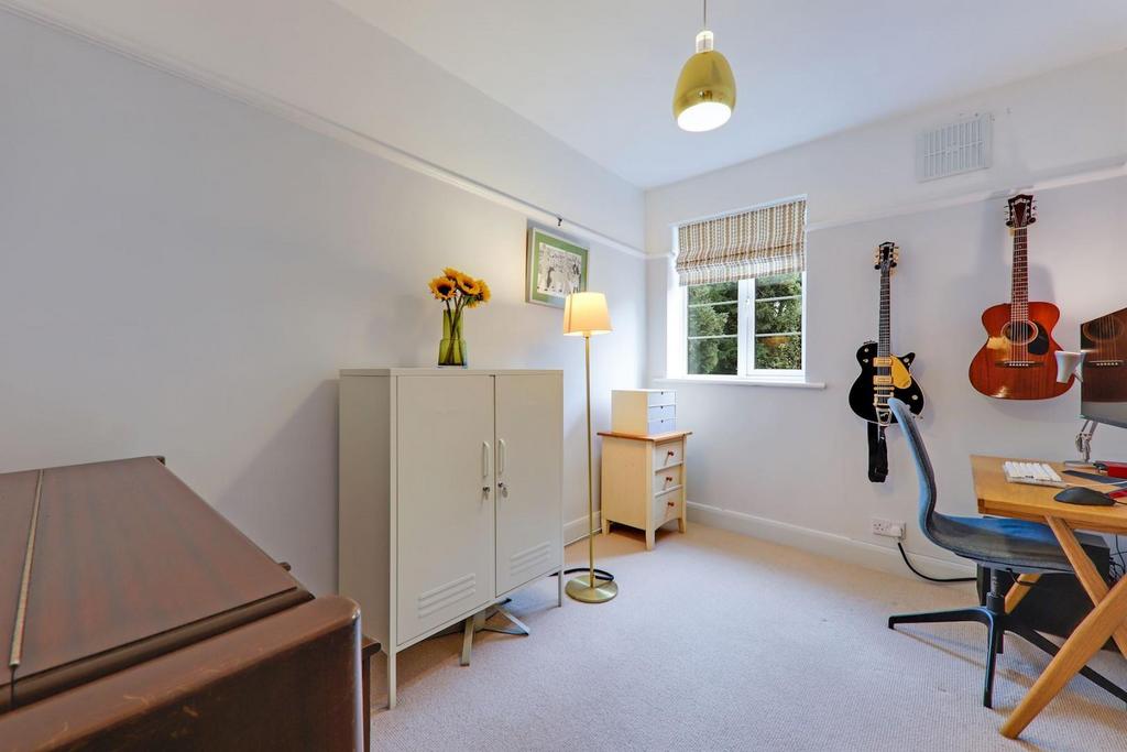 12-5bfb JHProp Wpen - Flat 2 Anerley Court - 34-medi