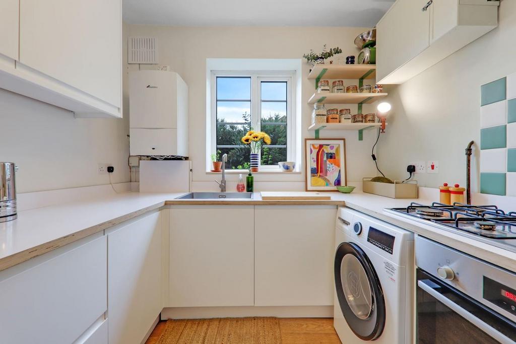 02-35e6 JHProp Wpen - Flat 2 Anerley Court - 4-mediu