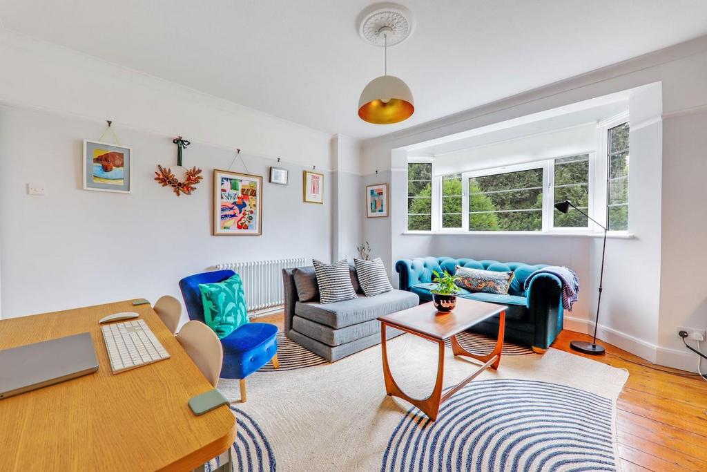 10-409f JHProp Wpen - Flat 2 Anerley Court - 28-medi