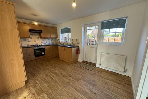 3 bedroom semi-detached house for sale, Clos Ceitho, Llanbadarn Fawr