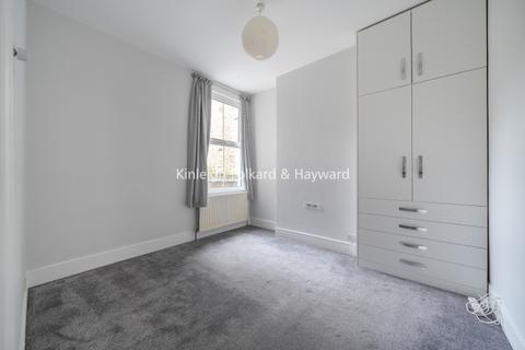 2 bedroom apartment to rent, Byton Road London SW17