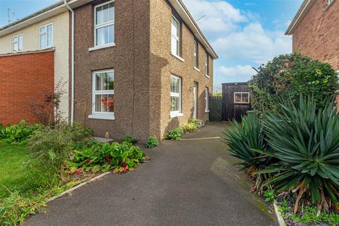 3 bedroom semi-detached house for sale, Comer Gardens, Worcester