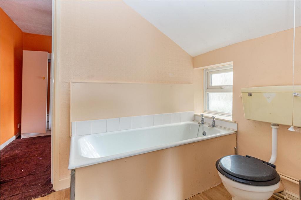 Bathroom 1.jpg