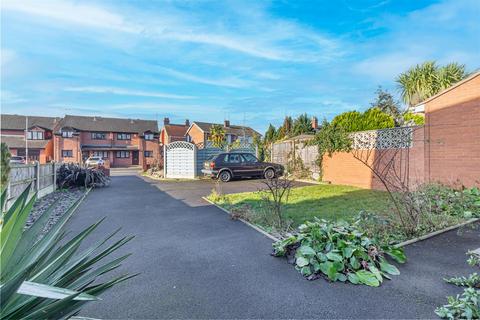 3 bedroom semi-detached house for sale, Comer Gardens, Worcester