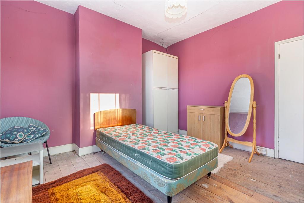 Bedroom-2-2.jpg