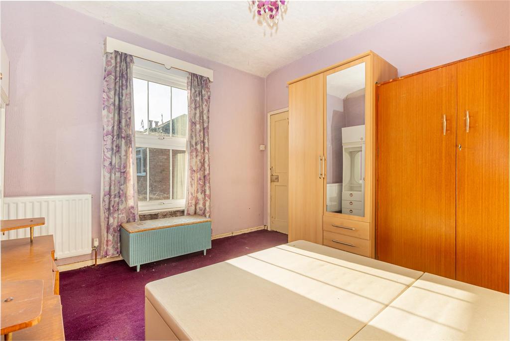 Bedroom-1-3.jpg