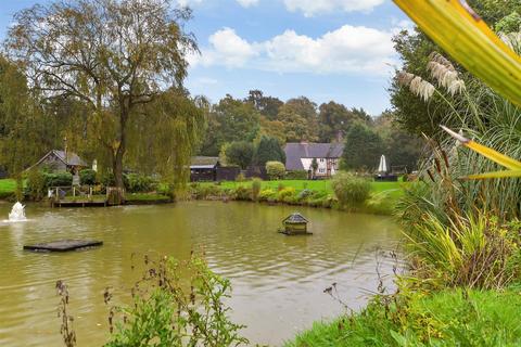 3 bedroom semi-detached house for sale, London Road, Uckfield, East Sussex