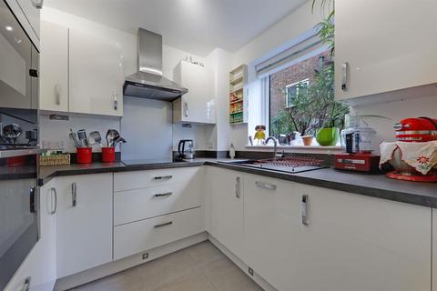 2 bedroom apartment for sale, Beulah Hill, London