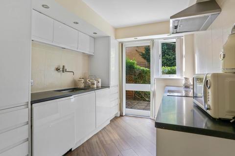 13 Shalbourne Square, London, E9 5JN