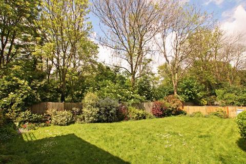 13 Shalbourne Square, London, E9 5JN