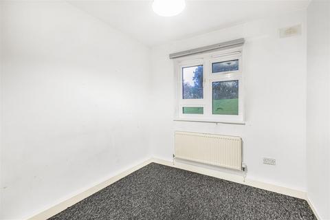 2 bedroom flat for sale, Lansbury Close, Neasden