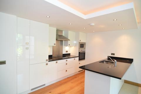 1 bedroom apartment to rent, Rivermead Close, Teddington