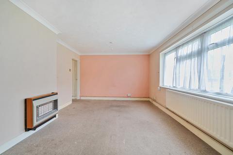 134 Applegarth Avenue, Guildford, GU2 8LR