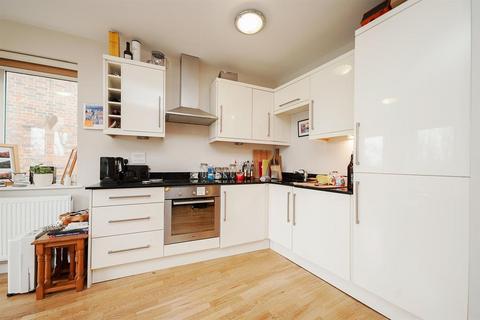 1 bedroom flat to rent, Stoke Newington Church Street, London, N16