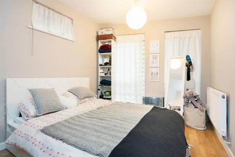 1 bedroom flat to rent, Stoke Newington Church Street, London, N16