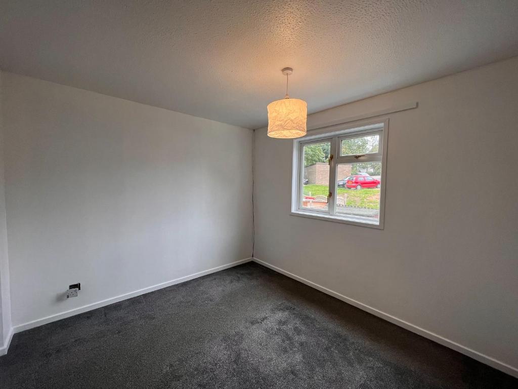 Dairymeadow bedroom 1 1.jpg