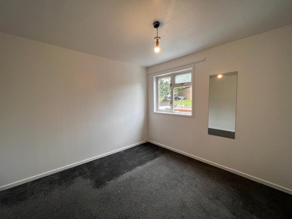 Dairymeadow bedroom 2 1.jpg