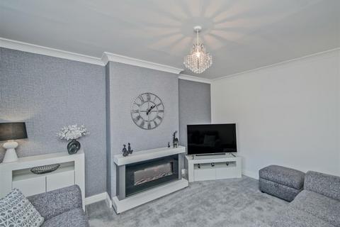 2 bedroom semi-detached bungalow for sale, Castle Ings Gardens, Farnley, Leeds