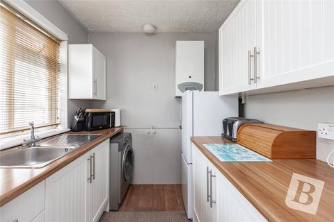 9 Elm Road, Aveley, South Ockendon, RM15 4SX