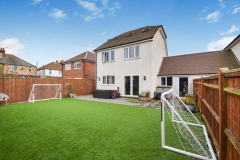 4 bedroom link detached house for sale, Swan Mews, Eastbourne BN22