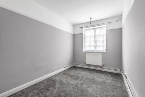 2 bedroom apartment to rent, Lyttelton Road London N2