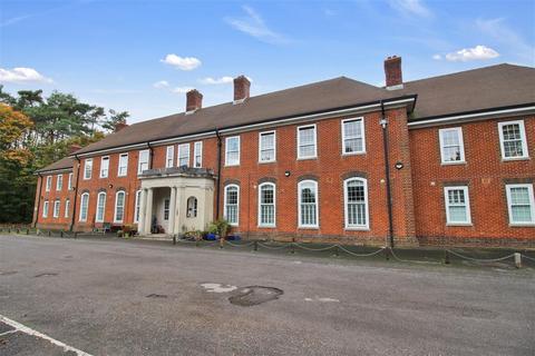 2 bedroom flat for sale, St Lucia Lodge, Royal Drive, Bordon