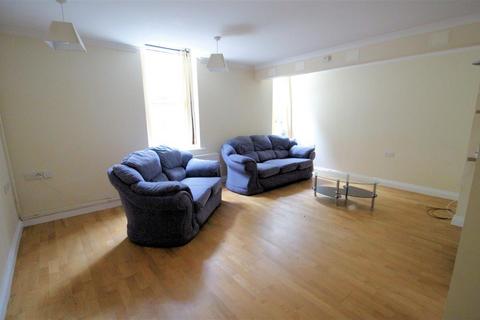 2 bedroom flat for sale, St Lucia Lodge, Royal Drive, Bordon