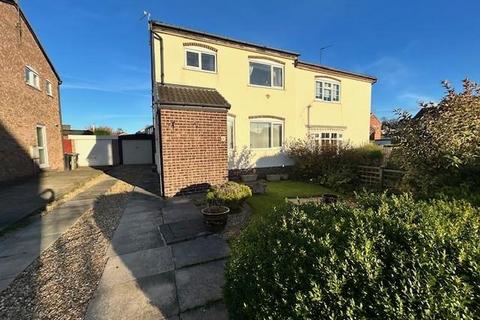 3 bedroom semi-detached house for sale, Greenfield Close, Kippax, Leeds