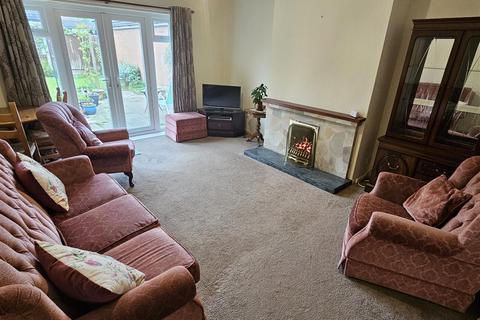 3 bedroom detached bungalow to rent, Chapel Close, Newark NG22