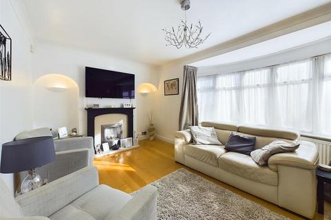 77 Mount Pleasant, Ruislip, HA4 9HQ