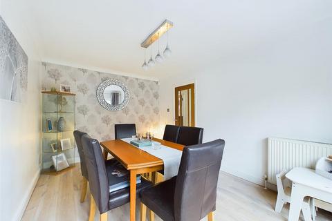 77 Mount Pleasant, Ruislip, HA4 9HQ
