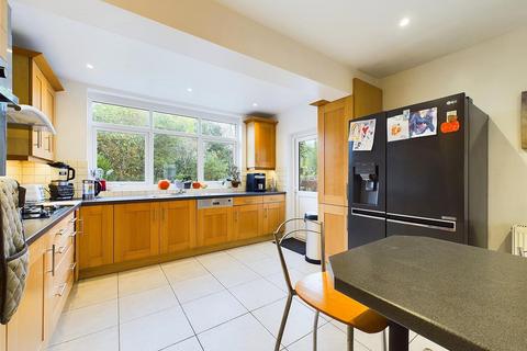 77 Mount Pleasant, Ruislip, HA4 9HQ