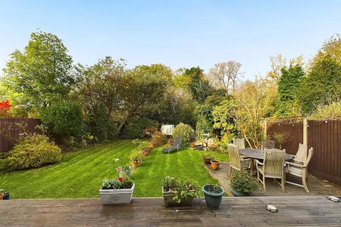 77 Mount Pleasant, Ruislip, HA4 9HQ