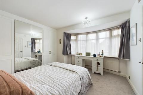 77 Mount Pleasant, Ruislip, HA4 9HQ