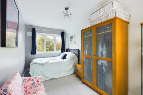 77 Mount Pleasant, Ruislip, HA4 9HQ