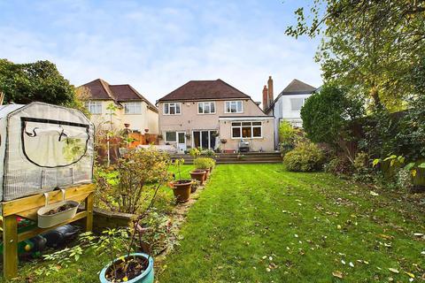 77 Mount Pleasant, Ruislip, HA4 9HQ