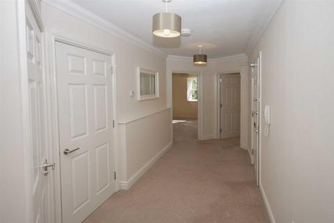 2 bedroom flat to rent, West Hill Place, West Hill, Oxted