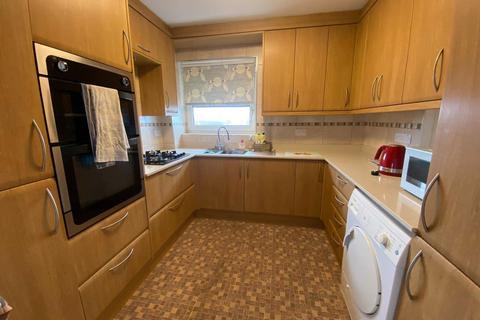 3 bedroom flat to rent, Cookham Dene, Bexhill on Sea