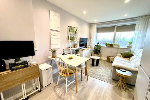 1 bedroom apartment for sale, Leatherhead