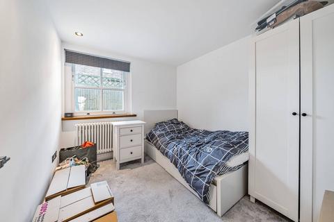 2 bedroom flat to rent, Enmore Road, Croydon, London, SE25