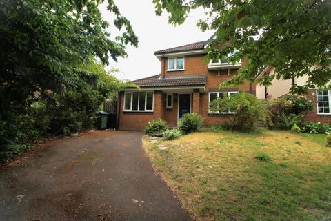 4 bedroom detached house to rent, Yeoford Drive, Altrincham, WA14 4UP