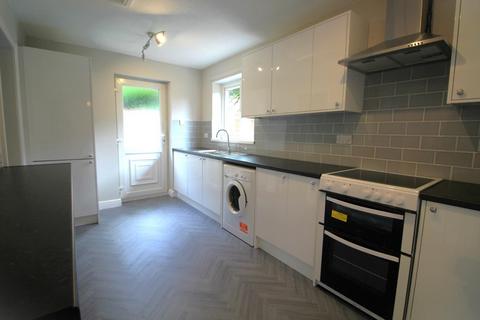 4 bedroom detached house to rent, Yeoford Drive, Altrincham, WA14 4UP