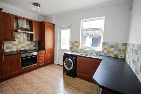 2 bedroom terraced house to rent, Brunton Street, Darlington