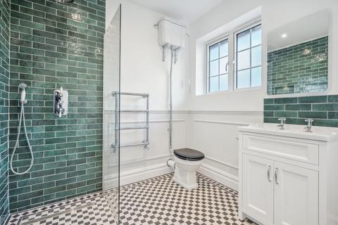 17 Burnham Avenue, Beaconsfield, HP9 2JA
